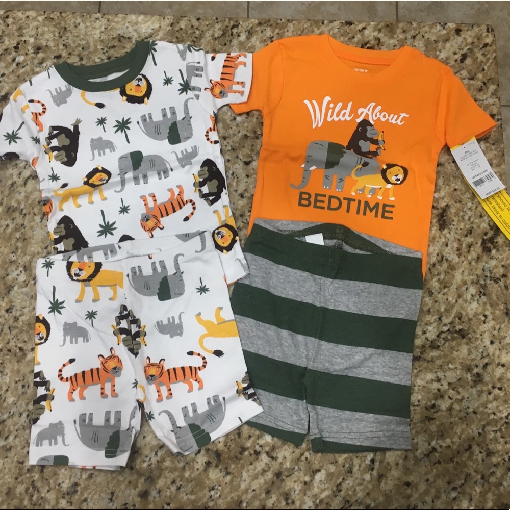 Carter’s two piece pajamas set